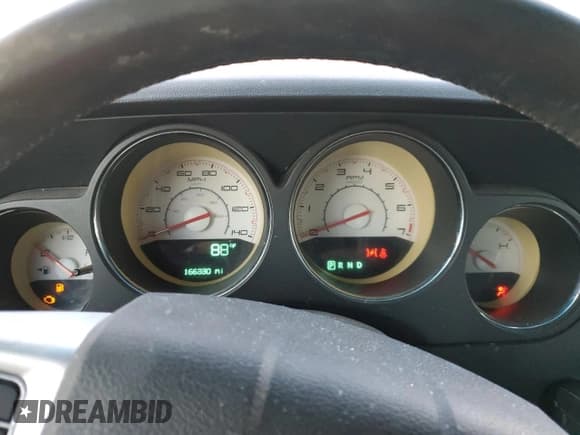 ✅ 2012 Dodge Challenger SXT • VIN: 2C3CDYAG2CH130653 • Lot: 75664234. Wystawiony na Copart z przebiegiem 166 330 mil. Bezpłatny archiwum sprzedaży aukcyjnych z USA i szczegółowy raport historii pojazdu na DreamBid. Zdjęcie 9.