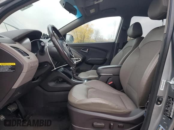 ✅ 2015 Hyundai Tucson SE • VIN: KM8JU3AG0FU049007 • Lot: 92200115. Listed on Copart with 142,091 mi. Free auction sales archive from the USA and detailed vehicle history report at DreamBid. Image 7.