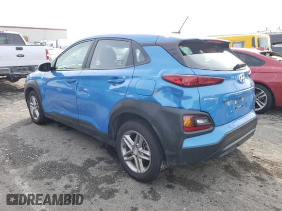 ✅ 2020 Hyundai Kona SE • VIN: KM8K12AA2LU503708 • Лот: 36877993. Опубликован ранее на Copart с пробегом 79 841 миль. Бесплатный доступ к архиву аукционных продаж из США и подробный отчёт об истории автомобиля на DreamBid. Изображение 2.