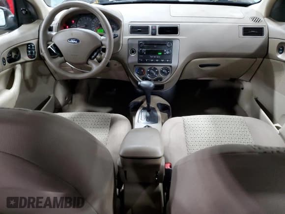 ✅ 2006 Ford Focus SE • VIN: 1FAFP36N26W108884 • Lot: 87014925. Wystawiony na Copart z przebiegiem 76 194 mil. Bezpłatny archiwum sprzedaży aukcyjnych z USA i szczegółowy raport historii pojazdu na DreamBid. Zdjęcie 8.