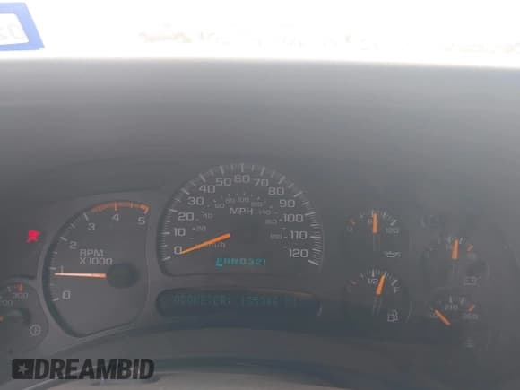 ✅ 2005 Chevrolet Silverado 2500HD LS • VIN: 1GCHK23275F915180 • Lot: 43714299. Wystawiony na IAAI z przebiegiem 135 346 mil. Bezpłatny archiwum sprzedaży aukcyjnych z USA i szczegółowy raport historii pojazdu na DreamBid. Zdjęcie 7.