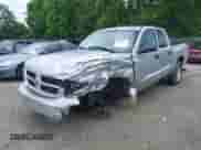 2008 Dodge Dakota SXT z VIN 1D7HW38K98S594036, wystawiony jako IAAI lot #42418267 z przebiegiem 77 135 mil mil oraz . Historia ofert i sprzedaży dostępna na DreamBid. Obrazek 18.