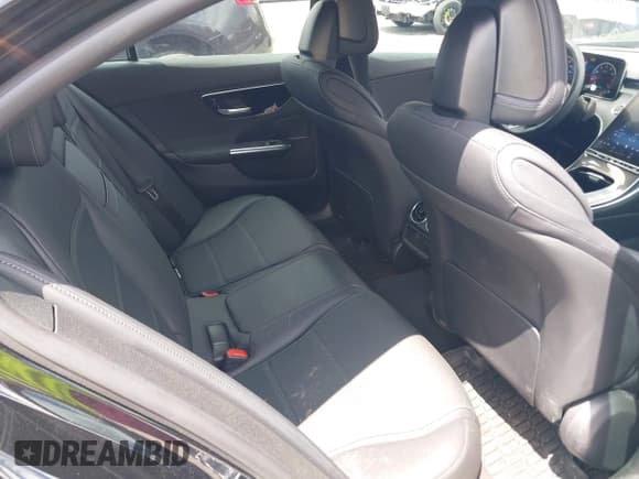 ✅ 2022 Mercedes-Benz C 300 • VIN: W1KAF4HB8NR053120 • Lot: 39848807. Wystawiony na IAAI z przebiegiem 26 483 mil. Bezpłatny archiwum sprzedaży aukcyjnych z USA i szczegółowy raport historii pojazdu na DreamBid. Zdjęcie 8.