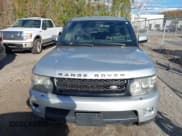✅ 2013 Land Rover Range Rover Sport HSE Lux • VIN: SALSK2D40DA779792 • Lot: 43605679. Wystawiony na IAAI z przebiegiem 172 102 mil. Bezpłatny archiwum sprzedaży aukcyjnych z USA i szczegółowy raport historii pojazdu na DreamBid. Zdjęcie 11.