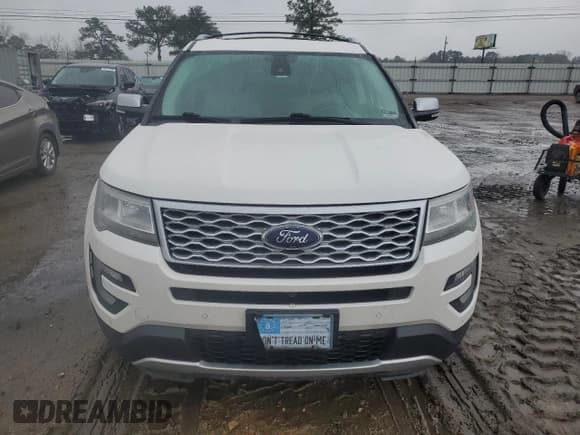 ✅ 2017 Ford Explorer Platinum • VIN: 1FM5K8HT3HGD16732 • Lot: 44816295. Wystawiony na Copart z przebiegiem 122 412 mil. Bezpłatny archiwum sprzedaży aukcyjnych z USA i szczegółowy raport historii pojazdu na DreamBid. Zdjęcie 5.