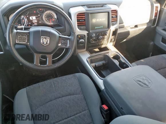 2015 Ram 1500 Outdoorsman z VIN 1C6RR6LT5FS755137, wystawiony jako Copart lot #90287375 z przebiegiem 51 999 mil mil oraz Szkoda całkowita • Salvage title. Historia ofert i sprzedaży dostępna na DreamBid. Obrazek 8.