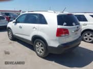 ✅ 2012 Kia Sorento LX • VIN: 5XYKT3A28CG227890 • Лот: 42979087. Опубликован ранее на IAAI с пробегом 176 761 миль. Бесплатный доступ к архиву аукционных продаж из США и подробный отчёт об истории автомобиля на DreamBid. Изображение 3.