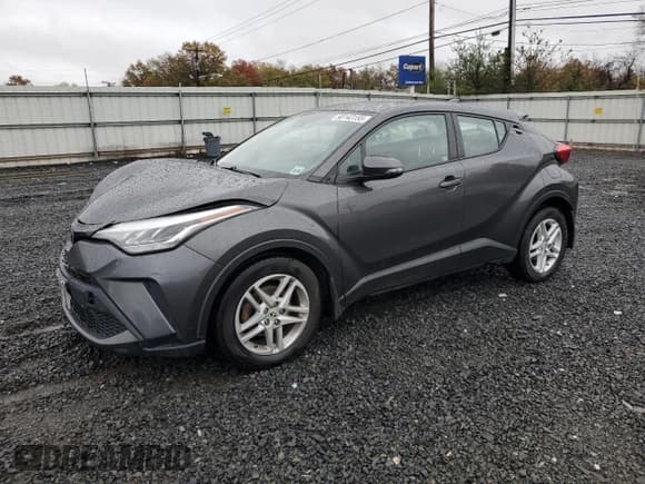 ✅ 2021 Toyota C-HR XLE • VIN: NMTKHMBX2MR135095 • Lot: 90143155. Wystawiony na Copart z przebiegiem 339 356 mil. Bezpłatny archiwum sprzedaży aukcyjnych z USA i szczegółowy raport historii pojazdu na DreamBid. Zdjęcie 1.