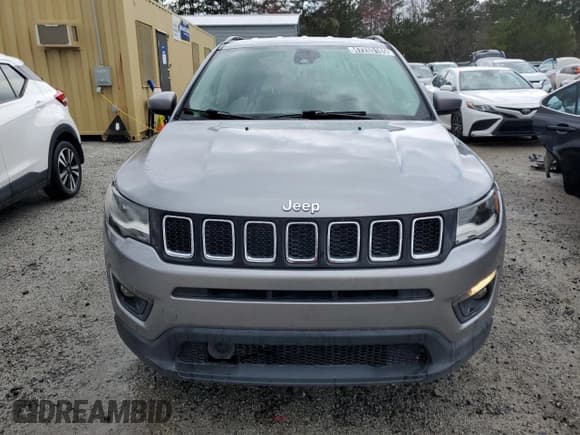 ✅ 2018 Jeep Compass Latitude • VIN: 3C4NJCBB5JT263110 • Lot: 47280185. Wystawiony na Copart z przebiegiem 123 653 mil. Bezpłatny archiwum sprzedaży aukcyjnych z USA i szczegółowy raport historii pojazdu na DreamBid. Zdjęcie 5.