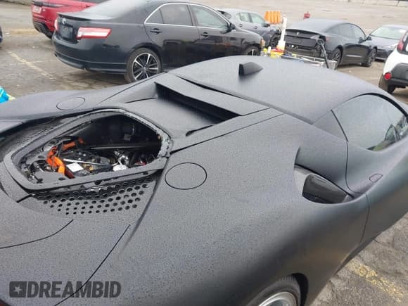 ✅ 2023 Ferrari SF90 • VIN: ZFF95NLAXP0298692 • Lot: 41630186. Wystawiony na IAAI z przebiegiem 390 mil. Bezpłatny archiwum sprzedaży aukcyjnych z USA i szczegółowy raport historii pojazdu na DreamBid. Zdjęcie 6.