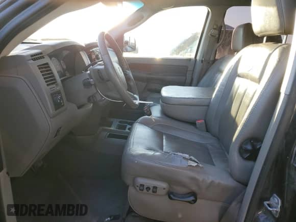 2007 Dodge 1500 SLT z VIN 3D7KS19D27G837858, wystawiony jako Copart lot #53492505 z przebiegiem 187 786 mil mil oraz Szkoda całkowita • Salvage title. Historia ofert i sprzedaży dostępna na DreamBid. Obrazek 7.