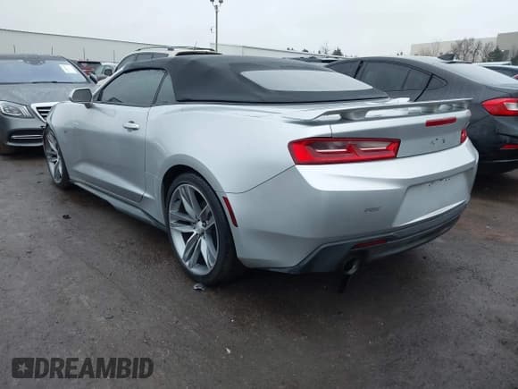 ✅ 2018 Chevrolet Camaro 1LT • VIN: 1G1FB3DSXJ0169583 • Lot: 41475295. Wystawiony na IAAI z przebiegiem 70 231 mil. Bezpłatny archiwum sprzedaży aukcyjnych z USA i szczegółowy raport historii pojazdu na DreamBid. Zdjęcie 3.