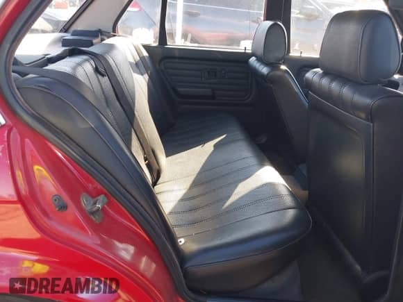 1989 BMW 3 Series 325i with VIN WBAAD230XK8847917, listed as a IAAI auction lot 41783562 with 196,122 mi miles and . Bid and sale history available at DreamBid. Image 8.