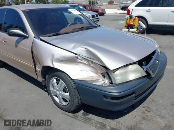 ✅ 1995 Toyota Avalon XL • VIN: 4T1GB10E1SU043568 • Lot: 43096093. Wystawiony na IAAI z przebiegiem 139 042 mil. Bezpłatny archiwum sprzedaży aukcyjnych z USA i szczegółowy raport historii pojazdu na DreamBid. Zdjęcie 6.