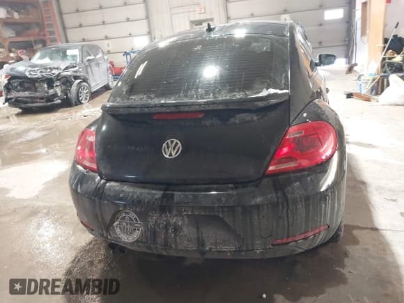 ✅ 2015 Volkswagen Beetle Fleet Edition • VIN: 3VWF17ATXFM654998 • Lot: 41569970. Listed on IAAI with 76,265 mi. Free auction sales archive from the USA and detailed vehicle history report at DreamBid. Image 16.