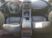 ✅ 2017 Jaguar F-Pace 35t Premium • VIN: SADCJ2BV2HA895645 • Lot: 94797555. Wystawiony na Copart z przebiegiem 96 667 mil. Bezpłatny archiwum sprzedaży aukcyjnych z USA i szczegółowy raport historii pojazdu na DreamBid. Zdjęcie 8.