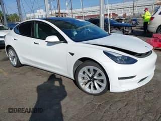 ✅ 2022 Tesla Model 3 Long Range • VIN: 5YJ3E1EB9NF183244 • Lot: 43486332. Wystawiony na IAAI z przebiegiem 104 530 mil. Bezpłatny archiwum sprzedaży aukcyjnych z USA i szczegółowy raport historii pojazdu na DreamBid. Zdjęcie 1.