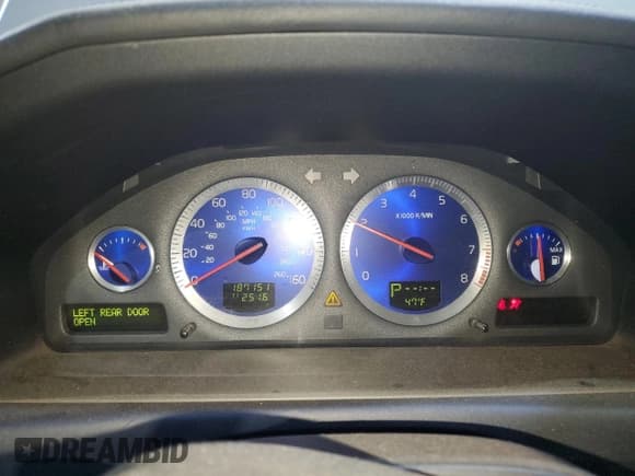 ✅ 2005 Volvo V70 • VIN: YV1SJ527352477492 • Lot: 92443995. Listed on Copart with 187,151 mi. Free auction sales archive from the USA and detailed vehicle history report at DreamBid. Image 9.