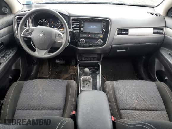 2018 Mitsubishi Outlander ES с VIN JA4AZ2A3XJZ003185, выставлен на аукционе Copart как лот 82727425 с пробегом 146 684 миль миль и Чистый • Clean title. История ставок и продаж доступна на DreamBid. Изображение 8.