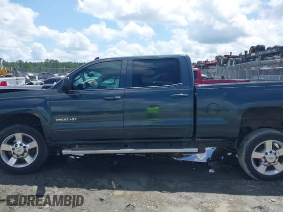 ✅ 2017 Chevrolet Silverado 2500HD LT • VIN: 1GC1KVEG1HF150872 • Lot: 42517729. Listed on IAAI with 100,405 mi. Free auction sales archive from the USA and detailed vehicle history report at DreamBid. Image 14.