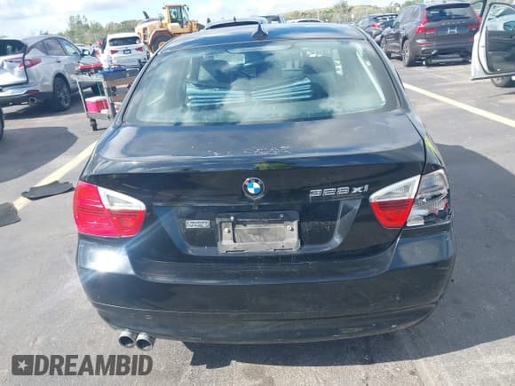✅ 2008 BMW 3 Series 328xi • VIN: WBAVC93538K041650 • Lot: 43830257. Listed on IAAI with 142,387 mi. Free auction sales archive from the USA and detailed vehicle history report at DreamBid. Image 17.