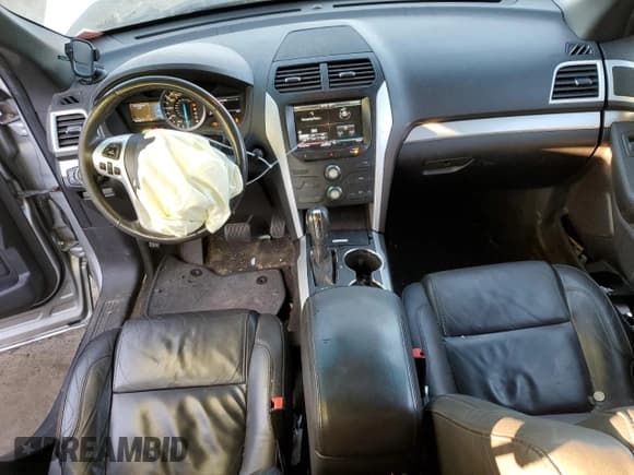 ✅ 2015 Ford Explorer XLT • VIN: 1FM5K8D83FGC03958 • Lot: 91534865. Listed on Copart with 162,936 mi. Free auction sales archive from the USA and detailed vehicle history report at DreamBid. Image 8.