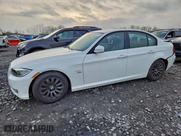 ✅ 2009 BMW 3 Series 328i xDrive • VIN: WBAPK53519A645709 • Lot: 94022415. Wystawiony na Copart z przebiegiem 204 282 mil. Bezpłatny archiwum sprzedaży aukcyjnych z USA i szczegółowy raport historii pojazdu na DreamBid. Zdjęcie 1.