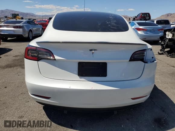✅ 2023 Tesla Model 3 • VIN: 5YJ3E1EA1PF665006 • Lot: 55975005. Wystawiony na Copart z przebiegiem 19 911 mil. Bezpłatny archiwum sprzedaży aukcyjnych z USA i szczegółowy raport historii pojazdu na DreamBid. Zdjęcie 6.