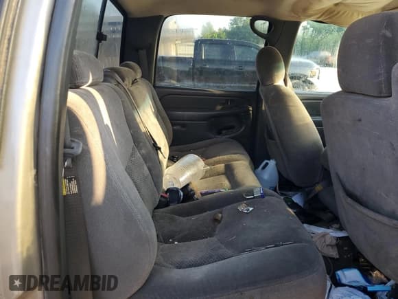 ✅ 2006 Chevrolet Silverado 2500HD LT1 • VIN: 1GCHK23D26F235299 • Лот: 63863735. Опубликован ранее на Copart с пробегом 299 813 миль. Бесплатный доступ к архиву аукционных продаж из США и подробный отчёт об истории автомобиля на DreamBid. Изображение 10.