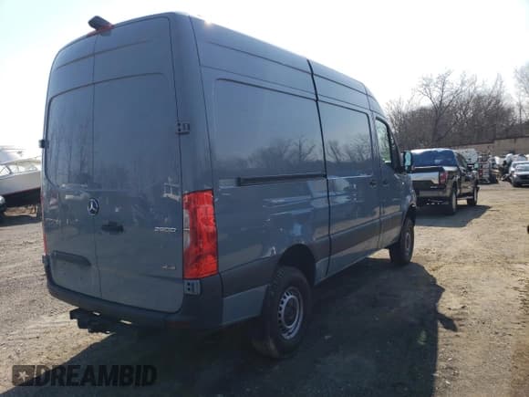 ✅ 2021 Mercedes-Benz Sprinter • VIN: W1Y4EBVY4MT082599 • Lot: 44882634. Listed on Copart with 22,930 mi. Free auction sales archive from the USA and detailed vehicle history report at DreamBid. Image 3.