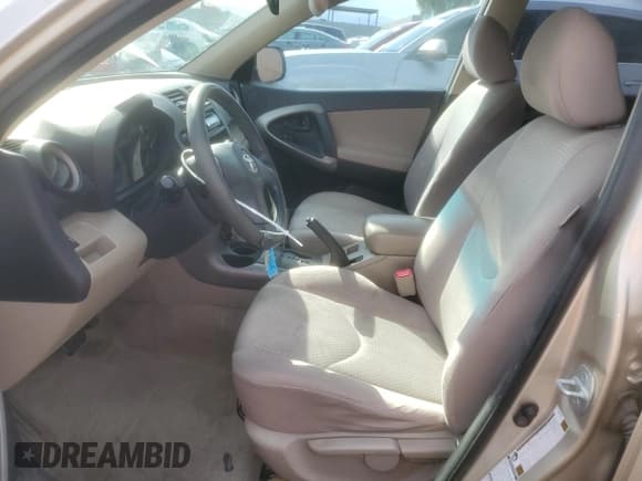 ✅ 2007 Toyota RAV4 • VIN: JTMBD33V775062143 • Lot: 81819625. Wystawiony na Copart z przebiegiem 174 249 mil. Bezpłatny archiwum sprzedaży aukcyjnych z USA i szczegółowy raport historii pojazdu na DreamBid. Zdjęcie 7.