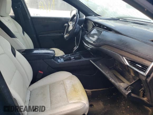 ✅ 2020 Cadillac XT4 FWD Sport • VIN: 1GYFZER4XLF107345 • Лот: 62453502. Опубликован ранее на Copart с пробегом Не указан. Бесплатный доступ к архиву аукционных продаж из США и подробный отчёт об истории автомобиля на DreamBid. Изображение 5.