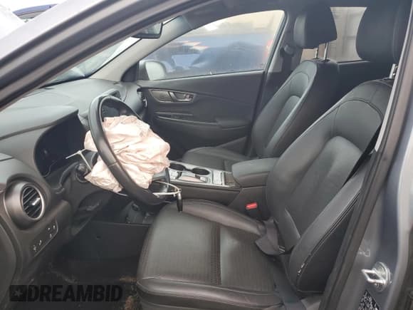 ✅ 2019 Hyundai Kona Limited • VIN: KM8K33AG0KU053267 • Лот: 73444533. Опубликован ранее на Copart с пробегом 74 566 миль. Бесплатный доступ к архиву аукционных продаж из США и подробный отчёт об истории автомобиля на DreamBid. Изображение 7.