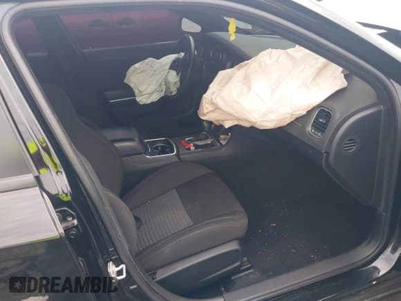 ✅ 2022 Dodge Charger GT • VIN: 2C3CDXHGXNH250297 • Lot: 43451660. Wystawiony na IAAI z przebiegiem 65 211 mil. Bezpłatny archiwum sprzedaży aukcyjnych z USA i szczegółowy raport historii pojazdu na DreamBid. Zdjęcie 5.