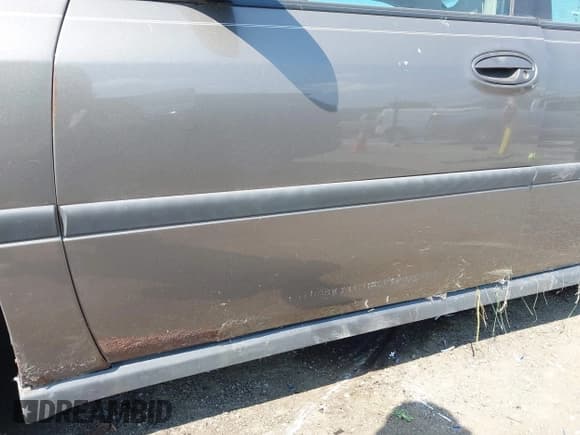 ✅ 2002 Chevrolet Impala • VIN: 2G1WF55K229386132 • Lot: 42920861. Wystawiony na IAAI z przebiegiem 207 355 mil. Bezpłatny archiwum sprzedaży aukcyjnych z USA i szczegółowy raport historii pojazdu na DreamBid. Zdjęcie 14.