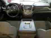 2018 Chevrolet Suburban LS z VIN 1GNSKGEC9JR393340, wystawiony jako Copart lot #56316665 z przebiegiem 104 751 mil mil oraz Szkoda całkowita • Salvage title. Historia ofert i sprzedaży dostępna na DreamBid. Obrazek 8.