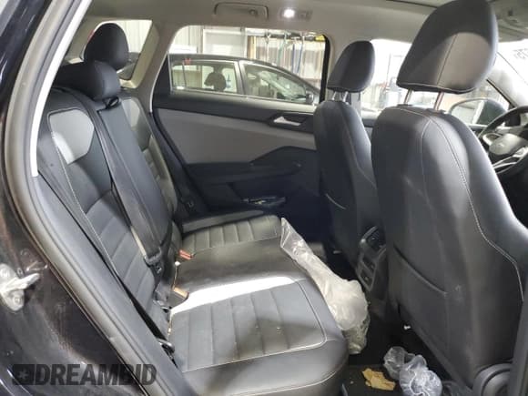 ✅ 2022 Volkswagen Taos SEL • VIN: 3VV2X7B27NM072766 • Lot: 83962675. Wystawiony na Copart z przebiegiem 42 756 mil. Bezpłatny archiwum sprzedaży aukcyjnych z USA i szczegółowy raport historii pojazdu na DreamBid. Zdjęcie 11.