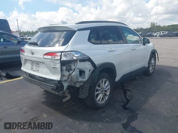 ✅ 2022 Toyota Corolla Cross LE • VIN: 7MUCAABG4NV004346 • Лот: 43318201. Опубликован ранее на IAAI с пробегом 169 627 миль. Бесплатный доступ к архиву аукционных продаж из США и подробный отчёт об истории автомобиля на DreamBid. Изображение 4.