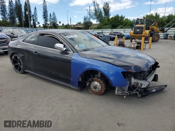 ✅ 2014 Audi RS 5 • VIN: WUAC6AFR0EA901624 • Lot: 86675085. Listed on Copart with Not provided. Free auction sales archive from the USA and detailed vehicle history report at DreamBid. Image 4.