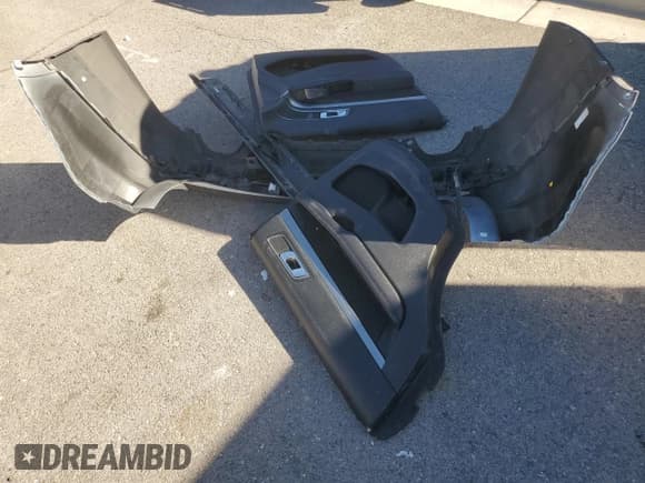 ✅ 2018 Ford Explorer XLT • VIN: 1FM5K7DH8JGB79689 • Lot: 90611485. Wystawiony na Copart z przebiegiem 74 900 mil. Bezpłatny archiwum sprzedaży aukcyjnych z USA i szczegółowy raport historii pojazdu na DreamBid. Zdjęcie 13.