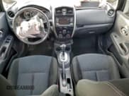 ✅ 2017 Nissan Note SV • VIN: 3N1CE2CP8HL354482 • Lot: 94999255. Wystawiony na Copart z przebiegiem 47 637 mil. Bezpłatny archiwum sprzedaży aukcyjnych z USA i szczegółowy raport historii pojazdu na DreamBid. Zdjęcie 8.