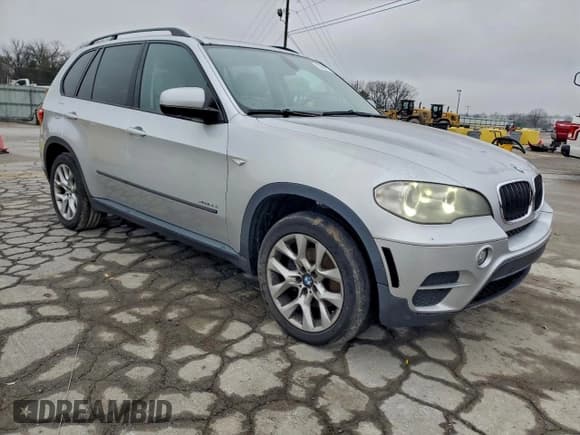 ✅ 2012 BMW X5 35i • VIN: 5UXZV4C53CL757175 • Lot: 95789215. Listed on Copart with 274,378 mi. Free auction sales archive from the USA and detailed vehicle history report at DreamBid. Image 4.