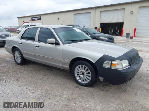 ✅ 2010 Mercury Grand Marquis LS • VIN: 2MEBM7FV7AX632424 • Лот: 42915550. Опубликован ранее на IAAI с пробегом 174 380 миль. Бесплатный доступ к архиву аукционных продаж из США и подробный отчёт об истории автомобиля на DreamBid. Изображение 1.