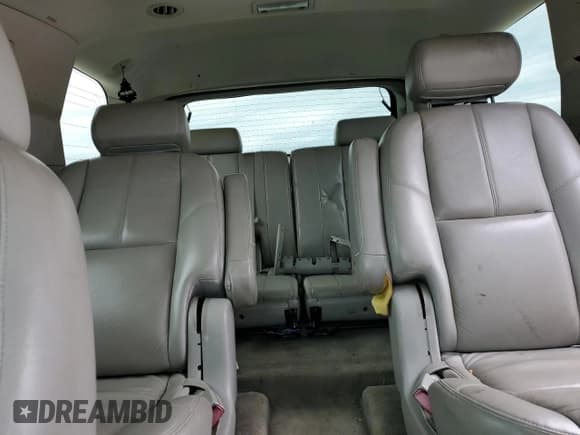 ✅ 2008 Chevrolet Tahoe LTZ • VIN: 1GNFK13028R109368 • Lot: 86059705. Wystawiony na Copart z przebiegiem 286 942 mil. Bezpłatny archiwum sprzedaży aukcyjnych z USA i szczegółowy raport historii pojazdu na DreamBid. Zdjęcie 10.