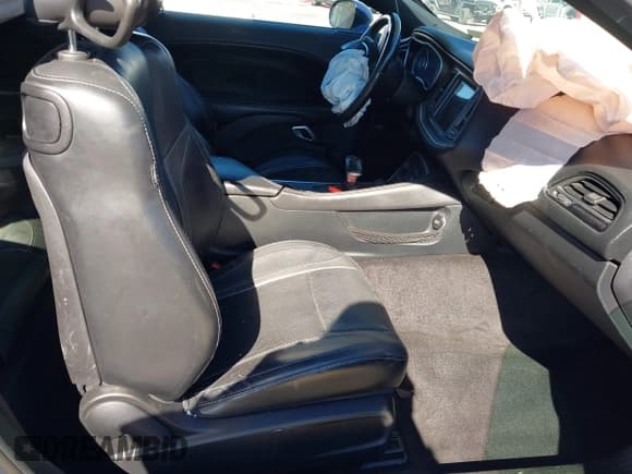 ✅ 2016 Dodge Challenger R/T Plus Shaker • VIN: 2C3CDZBT5GH172631 • Lot: 43542008. Listed on IAAI with 86,527 mi. Free auction sales archive from the USA and detailed vehicle history report at DreamBid. Image 5.