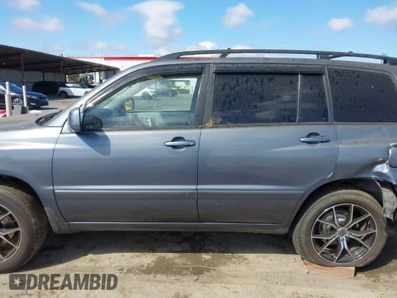 2002 Toyota Highlander с VIN JTEGD21A320033899, выставлен на аукционе IAAI как лот 43183261 с пробегом 271 073 миль миль и . История ставок и продаж доступна на DreamBid. Изображение 15.
