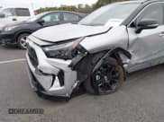 ✅ 2024 Toyota RAV4 Hybrid XSE • VIN: 2T3E6RFV6RW063723 • Lot: 43498363. Wystawiony na IAAI z przebiegiem 10 317 mil. Bezpłatny archiwum sprzedaży aukcyjnych z USA i szczegółowy raport historii pojazdu na DreamBid. Zdjęcie 6.