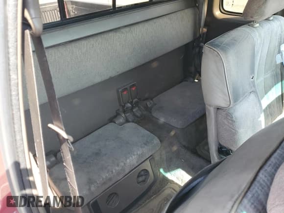 ✅ 1998 Toyota Tacoma • VIN: 4TAVL52N6WZ087325 • Лот: 60173635. Опубликован ранее на Copart с пробегом 407 382 миль. Бесплатный доступ к архиву аукционных продаж из США и подробный отчёт об истории автомобиля на DreamBid. Изображение 10.