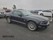 ✅ 2014 Ford Mustang V6 • VIN: 1ZVBP8AM9E5285275 • Lot: 96456015. Wystawiony na Copart z przebiegiem 218 117 mil. Bezpłatny archiwum sprzedaży aukcyjnych z USA i szczegółowy raport historii pojazdu na DreamBid. Zdjęcie 4.
