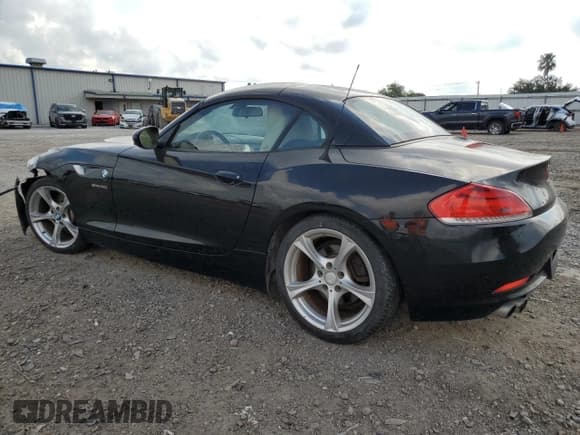 ✅ 2011 BMW Z4 sDrive30i • VIN: WBALM5C54BE378752 • Lot: 58517654. Listed on Copart with 86,596 mi. Free auction sales archive from the USA and detailed vehicle history report at DreamBid. Image 2.